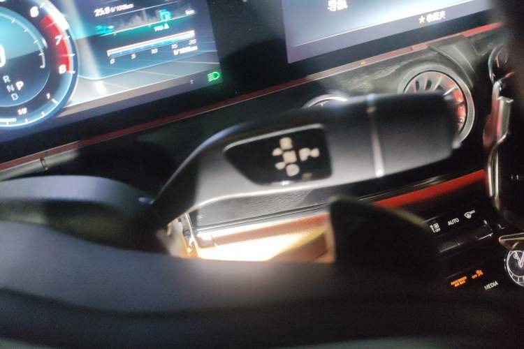 Used Mercedes-Benz E-Class 2019 E 200 Coupe Gear Lever