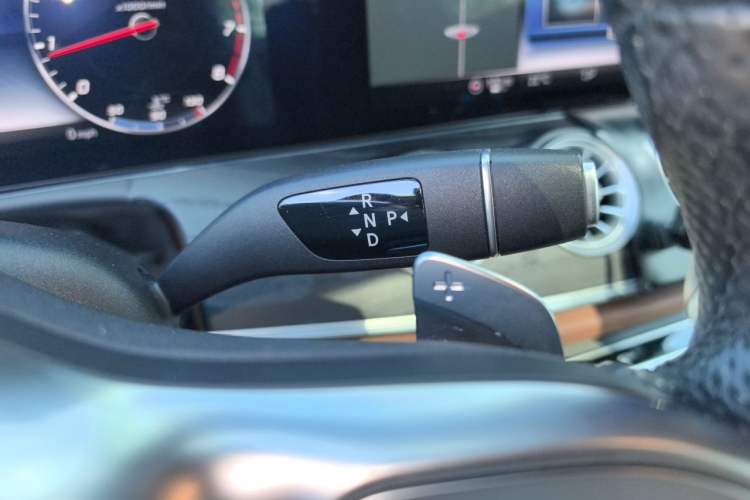 Used Mercedes-Benz E-Class 2019 E 200 4MATIC Coupe Gear Lever