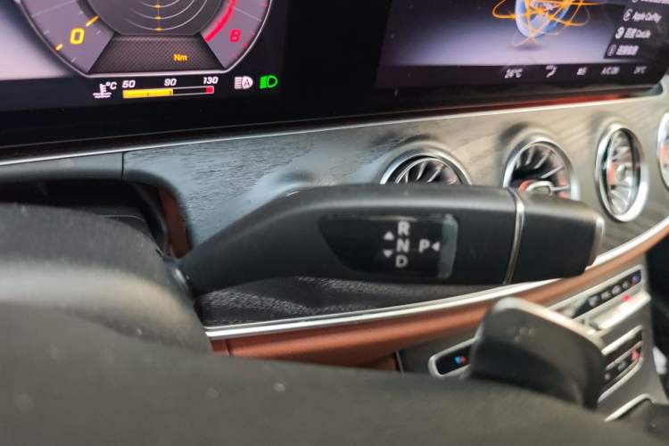 Used Mercedes-Benz E-Class 2019 Restyled E 300 Sport Edition Gear Lever