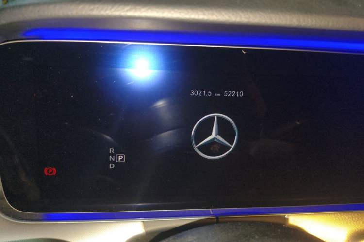 Used Mercedes-Benz E-Class 2019 E 300 Coupe Odometer Close Up