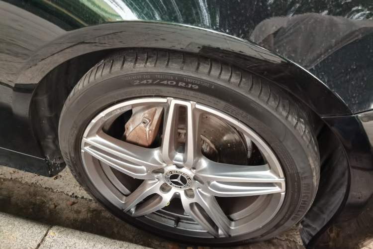Used Mercedes-Benz E-Class 2019 E 200 Coupe Right Front Wheel Hub