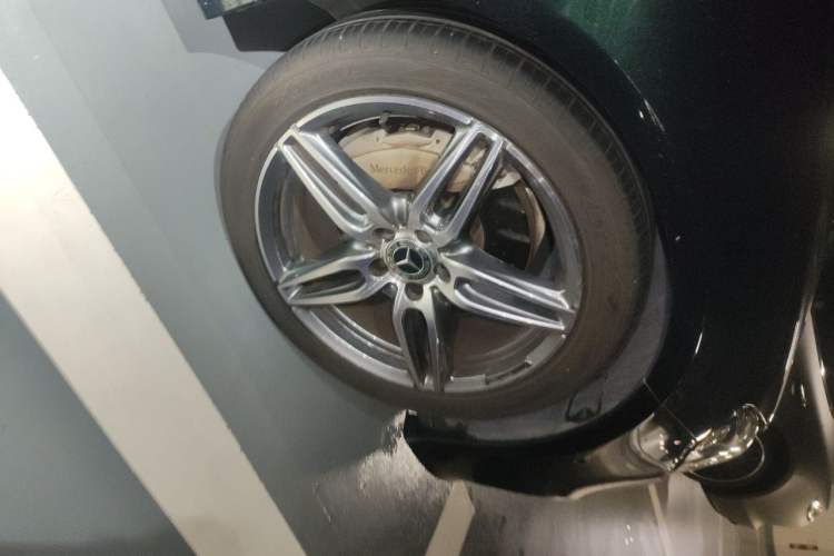 Used Mercedes-Benz E-Class 2019 E 200 Coupe Right Front Wheel Hub