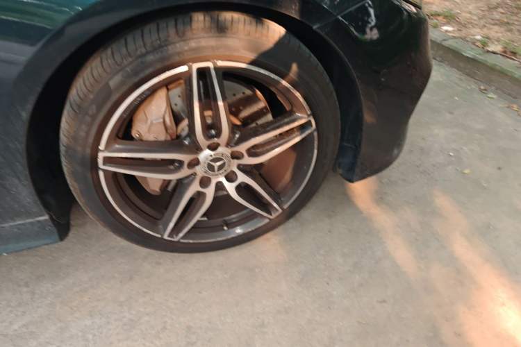 Used Mercedes-Benz E-Class 2019 Restyled E 300 Sport Edition Right Front Wheel Hub