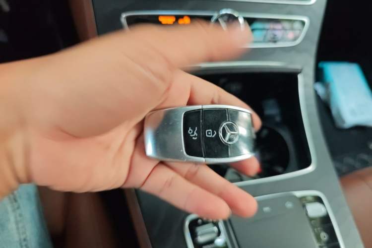 Used Mercedes-Benz E-Class 2019 Restyled E 300 Sport Edition Vehicle Key