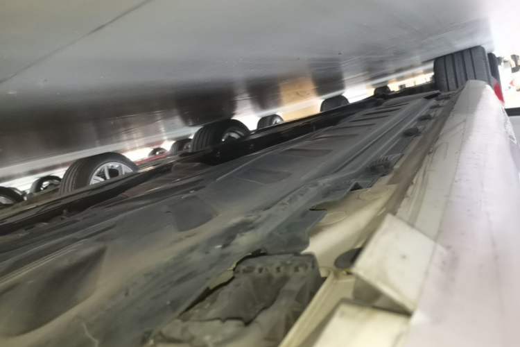 Used Mercedes-Benz E-Class 2019 E 200 4MATIC Coupe Left Side Sill