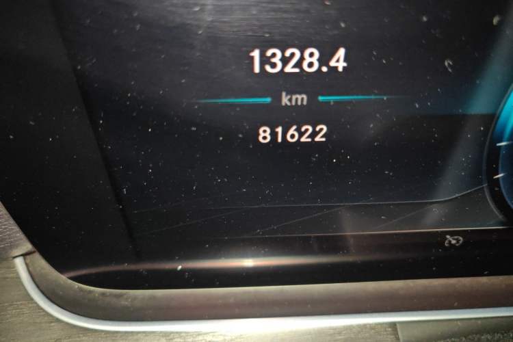 Used Mercedes-Benz E-Class 2019 E 300 L Sport Luxury Edition Odometer Close Up
