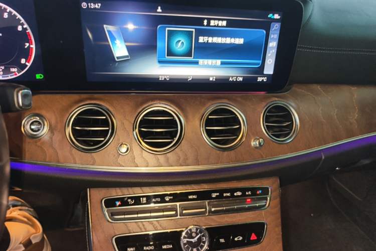 Used Mercedes-Benz E-Class 2019 Restyled E 300 L Luxury Edition Audio And AC Panel