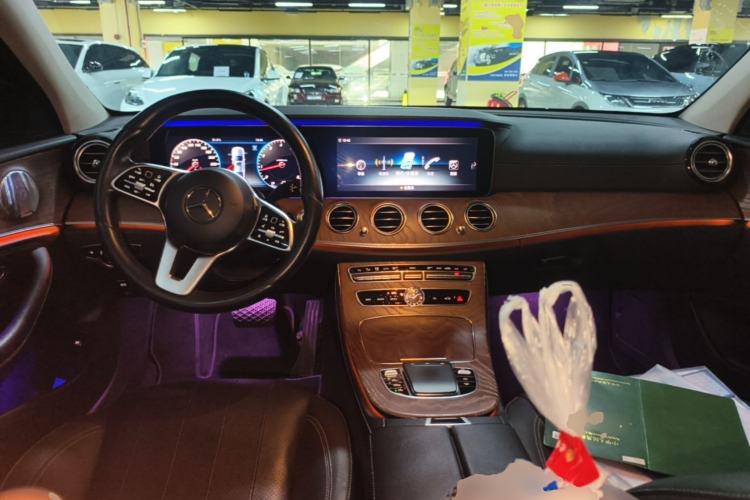 Used Mercedes-Benz E-Class 2019 Restyled E 300 L Luxury Edition Center Console