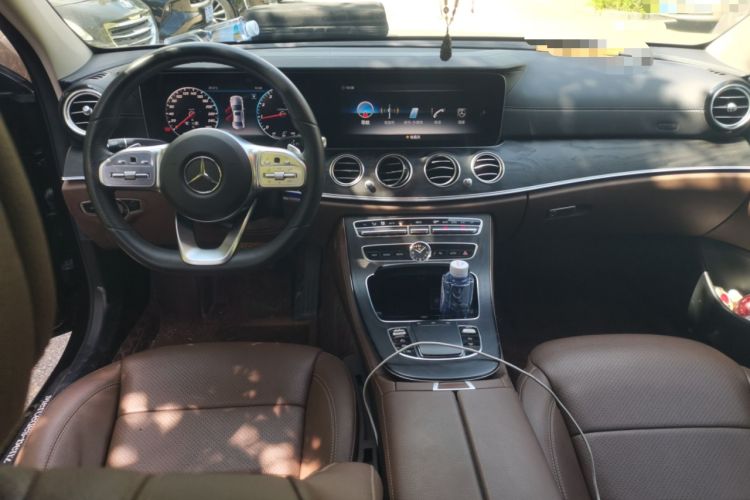 Used Mercedes-Benz E-Class 2019 Restyled E 300 L Sport Luxury Edition Center Console