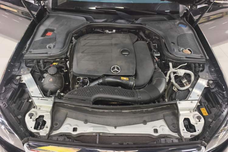 Used Mercedes-Benz E-Class 2019 Restyled E 300 L Luxury Edition Engine Bay
