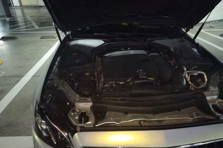 Used Mercedes-Benz E-Class 2019 Restyled E 300 L Sport Luxury Edition Engine Bay Right