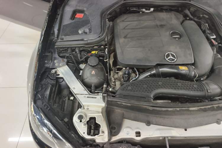 Used Mercedes-Benz E-Class 2019 Restyled E 300 L Luxury Edition Engine Bay Right