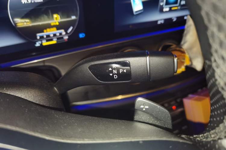 Used Mercedes-Benz E-Class 2019 Restyled E 300 L Sport Luxury Edition Gear Lever