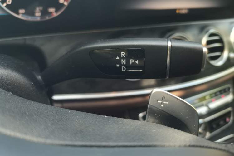Used Mercedes-Benz E-Class 2019 Restyled E 300 L Sport Luxury Edition Gear Lever
