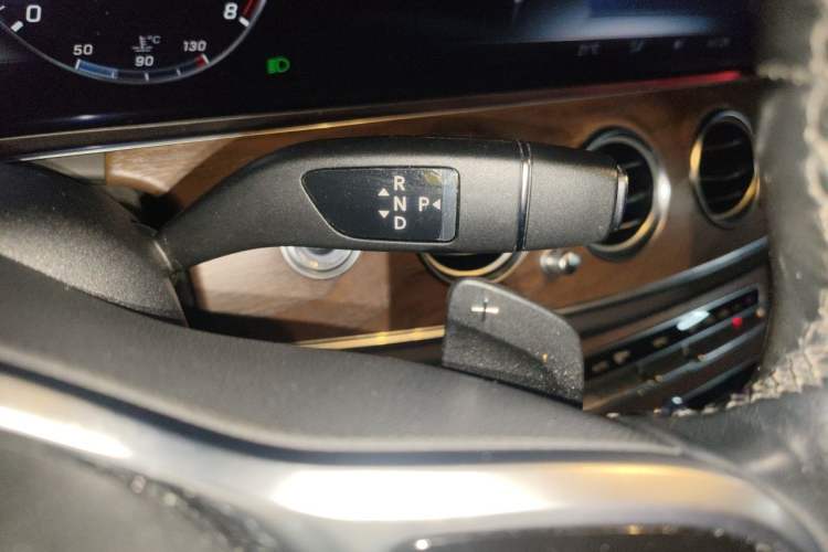 Used Mercedes-Benz E-Class 2019 Facelifted E 300 L Stylish Version Gear Lever