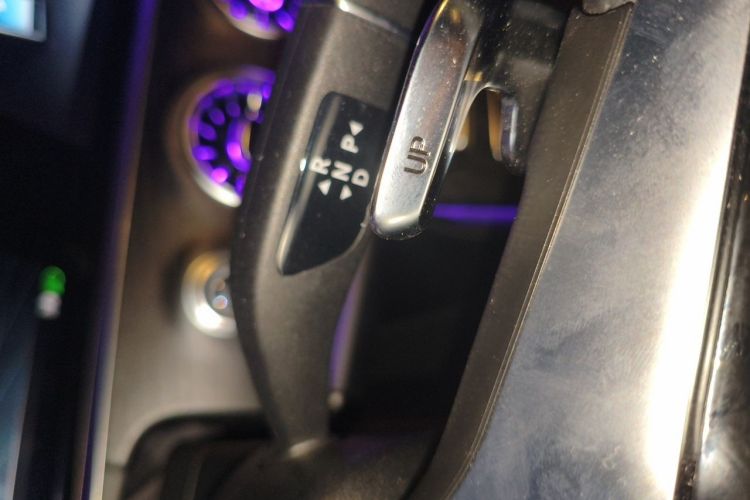 Used Mercedes-Benz E-Class 2019 E 350 4MATIC Coupe Gear Lever