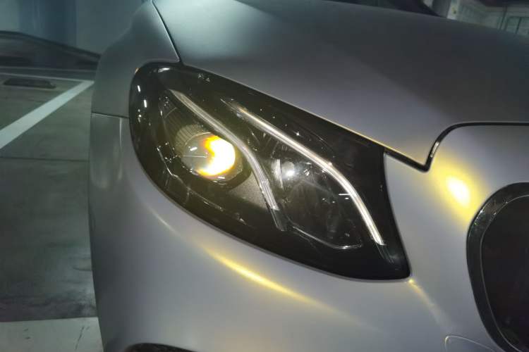 Used Mercedes-Benz E-Class 2019 Restyled E 300 L Sport Luxury Edition Right Front Headlight