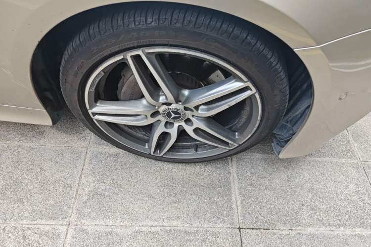 Used Mercedes-Benz E-Class 2019 E 200 Coupe Right Front Wheel Hub