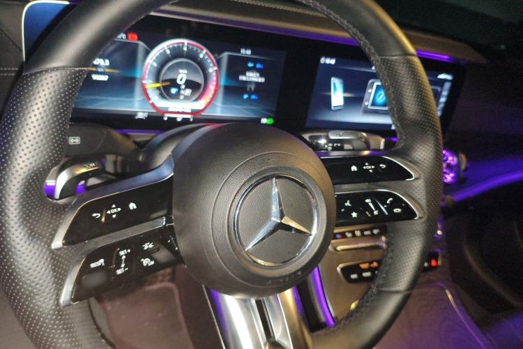 Used Mercedes-Benz E-Class 2019 E 350 4MATIC Coupe Steering Wheel