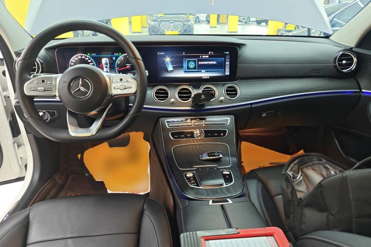 Used Mercedes-Benz E-Class 2019 Restyled E 300 L Sporty and Stylish Edition Center Console