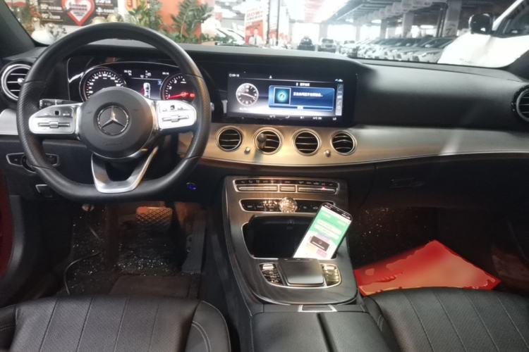 Used Mercedes-Benz E-Class 2019 E 200 Sport Edition Center Console