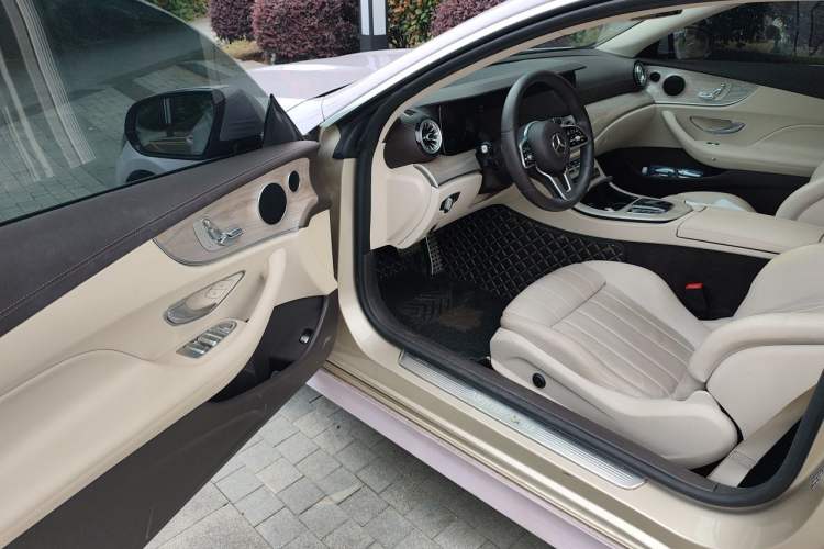 Used Mercedes-Benz E-Class 2019 E 200 Coupe Driver Seat