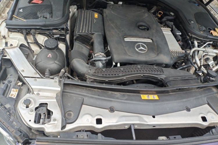 Used Mercedes-Benz E-Class 2019 E 200 Coupe Engine Bay