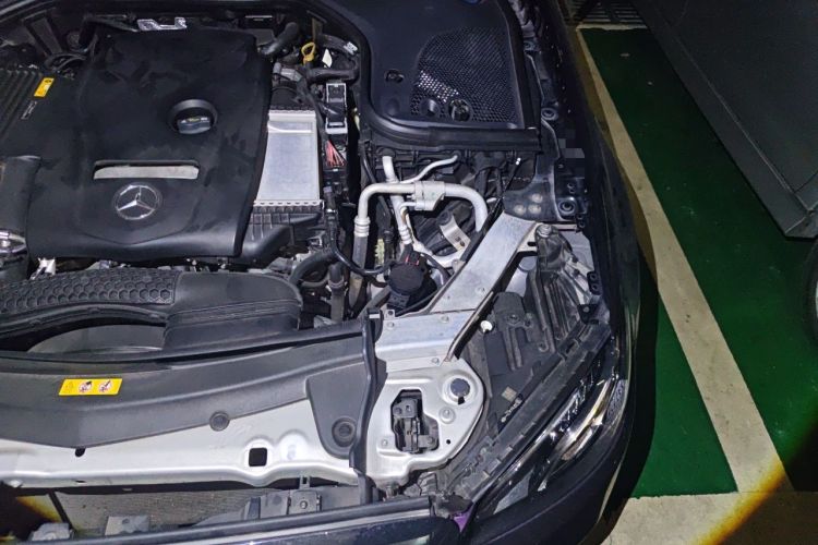 Used Mercedes-Benz E-Class 2019 E 200 L Engine Bay Left