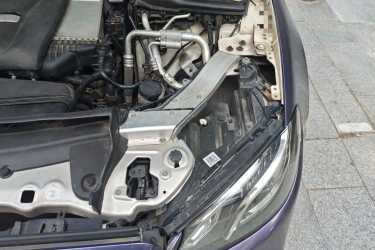 Used Mercedes-Benz E-Class 2019 E 200 Coupe Engine Bay Left
