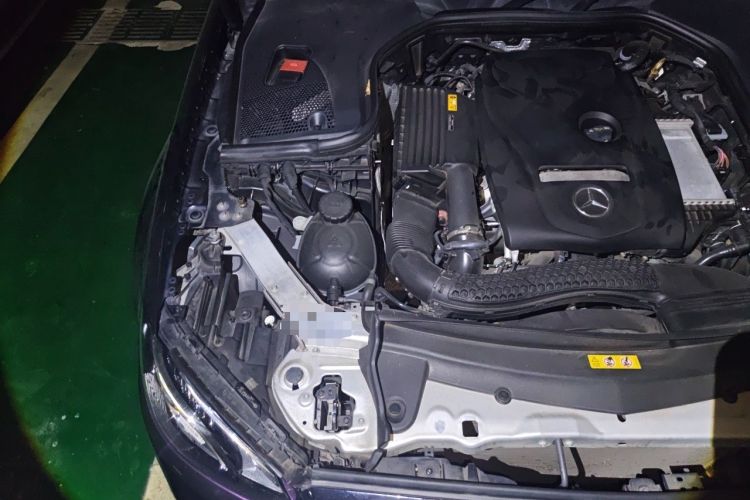 Used Mercedes-Benz E-Class 2019 E 200 L Engine Bay Right