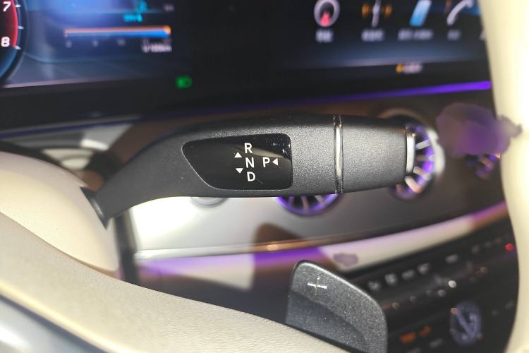 Used Mercedes-Benz E-Class 2019 E 200 4MATIC Coupe Gear Lever