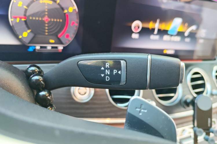 Used Mercedes-Benz E-Class 2019 Restyled E 300 L Sporty and Stylish Edition Gear Lever