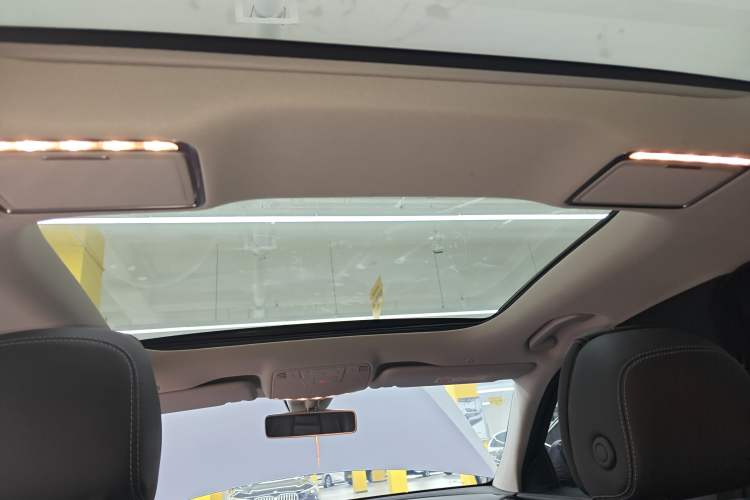 Used Mercedes-Benz E-Class 2019 Restyled E 300 L Sporty and Stylish Edition Headliner