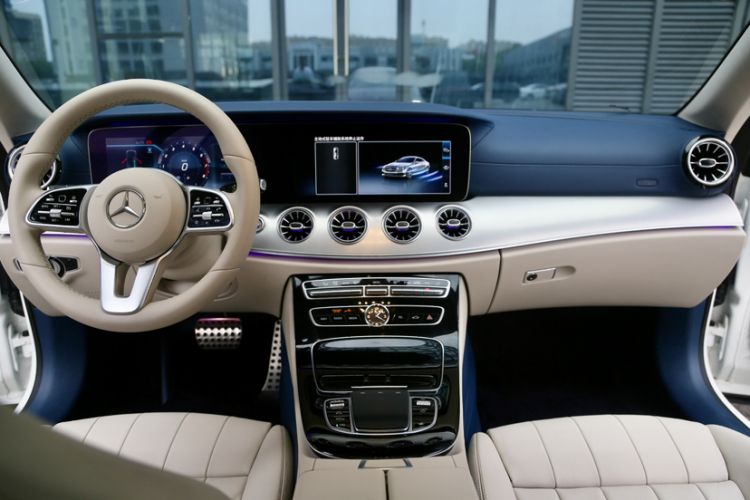 Used Mercedes-Benz E-Class 2019 E 200 4MATIC Coupe Interior 9