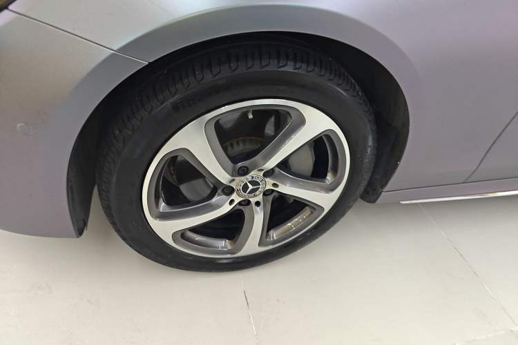 Used Mercedes-Benz E-Class 2019 Restyled E 300 L Sporty and Stylish Edition Left Front Wheel Hub