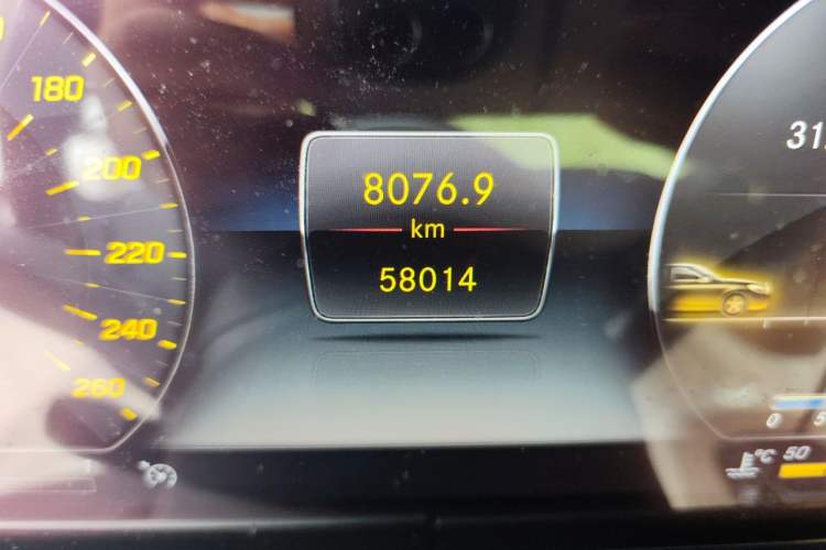 Used Mercedes-Benz E-Class 2019 E 200 Coupe Odometer Close Up
