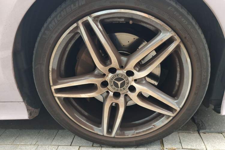 Used Mercedes-Benz E-Class 2019 E 200 Coupe Right Front Wheel Hub