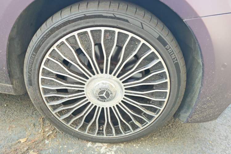 Used Mercedes-Benz E-Class 2019 Restyled E 300 L Sporty and Stylish Edition Right Front Wheel Hub