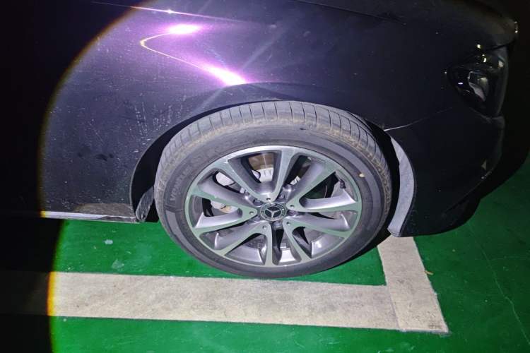 Used Mercedes-Benz E-Class 2019 E 200 L Right Front Wheel Hub