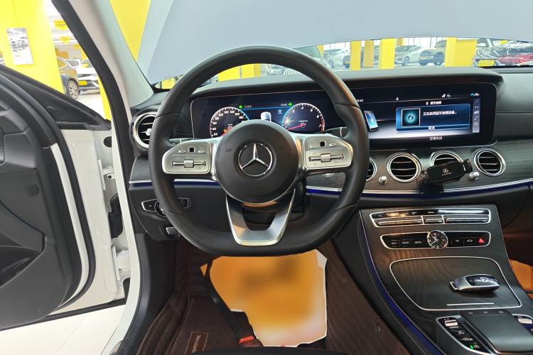 Used Mercedes-Benz E-Class 2019 Restyled E 300 L Sporty and Stylish Edition Steering Wheel
