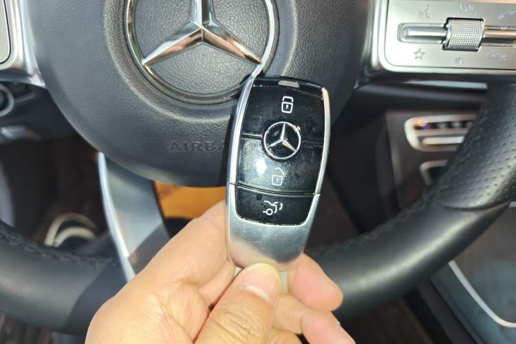 Used Mercedes-Benz E-Class 2019 Restyled E 300 L Sporty and Stylish Edition Vehicle Key
