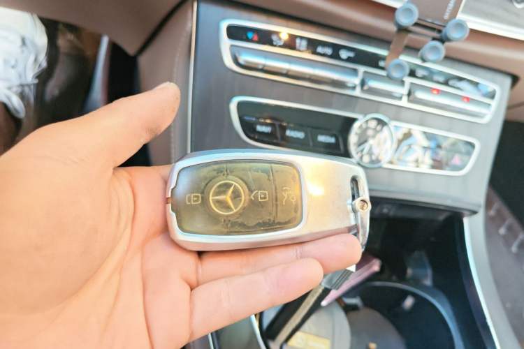 Used Mercedes-Benz E-Class 2019 Restyled E 300 L Sporty and Stylish Edition Vehicle Key