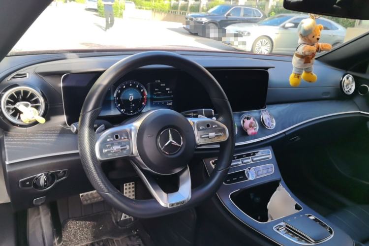 Used Mercedes-Benz E-Class 2019 E 200 Coupe Center Console