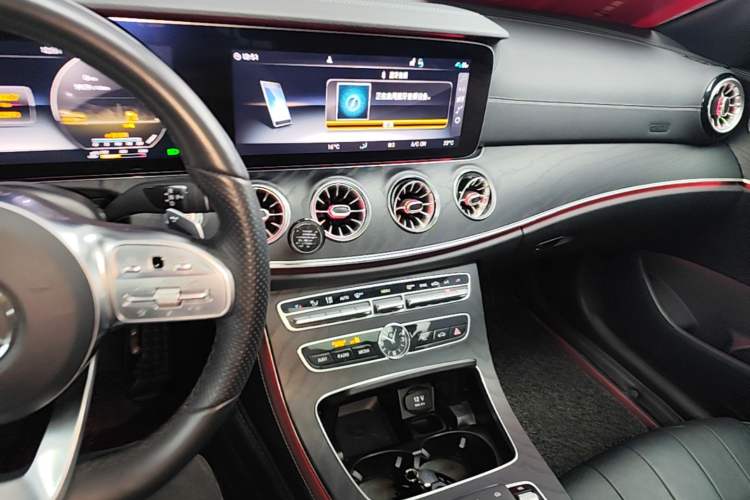 Used Mercedes-Benz E-Class 2019 E 200 4MATIC Coupe Center Console