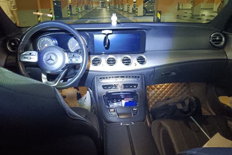 Used Mercedes-Benz E-Class 2019 E 200 Sport Edition Center Console