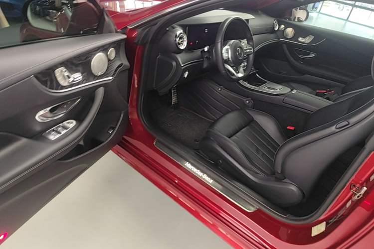 Used Mercedes-Benz E-Class 2019 E 200 4MATIC Coupe Driver Seat