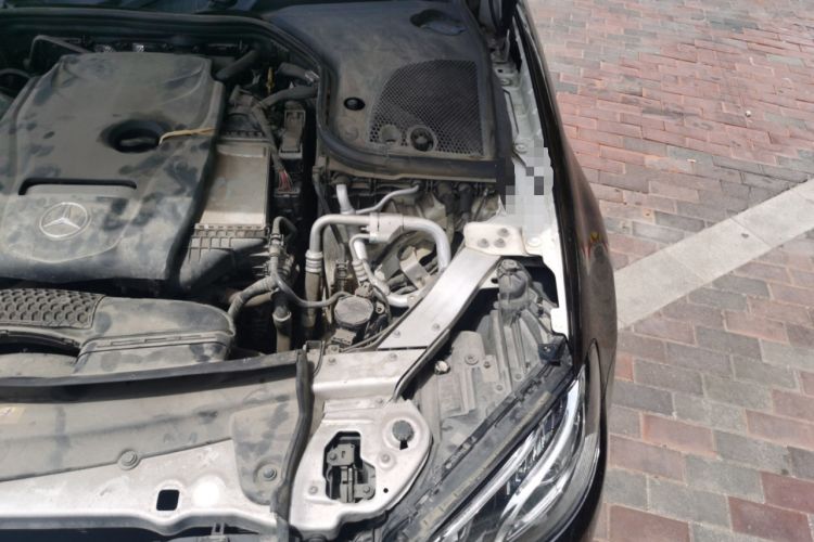 Used Mercedes-Benz E-Class 2019 E 200 L Engine Bay Left