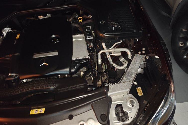 Used Mercedes-Benz E-Class 2019 E 200 4MATIC Coupe Engine Bay Left