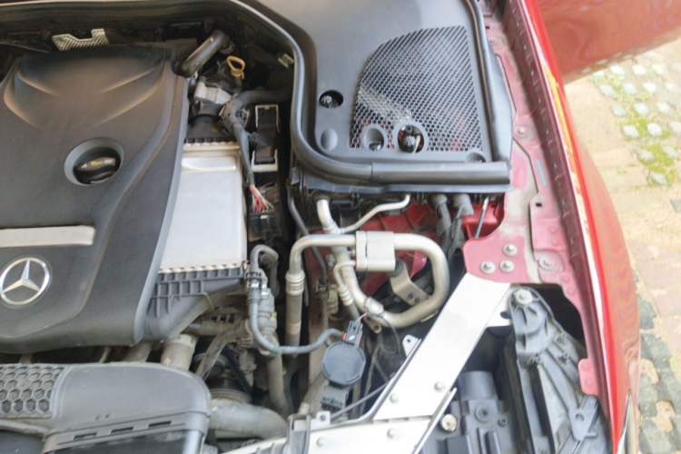 Used Mercedes-Benz E-Class 2019 E 200 Sport Edition Engine Bay Left