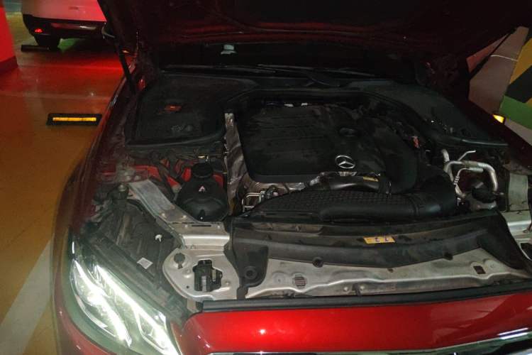 Used Mercedes-Benz E-Class 2019 E 260 Sport Edition Engine Bay Right